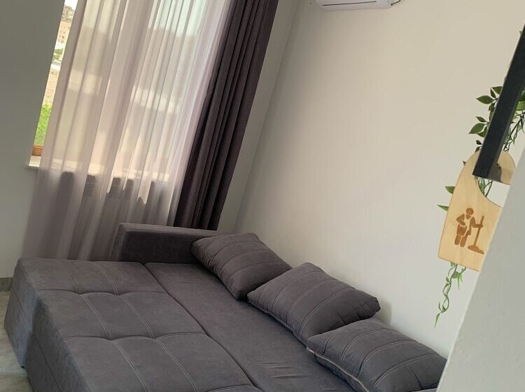 디럭스 룸, Menua