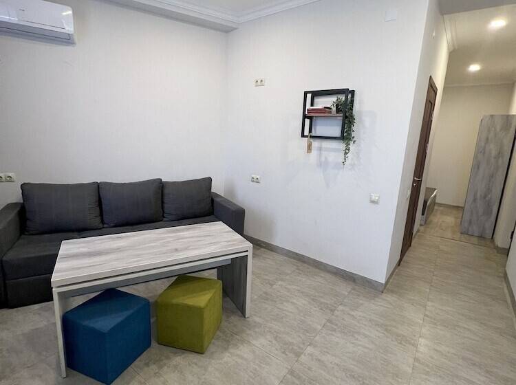 디럭스 룸, Menua