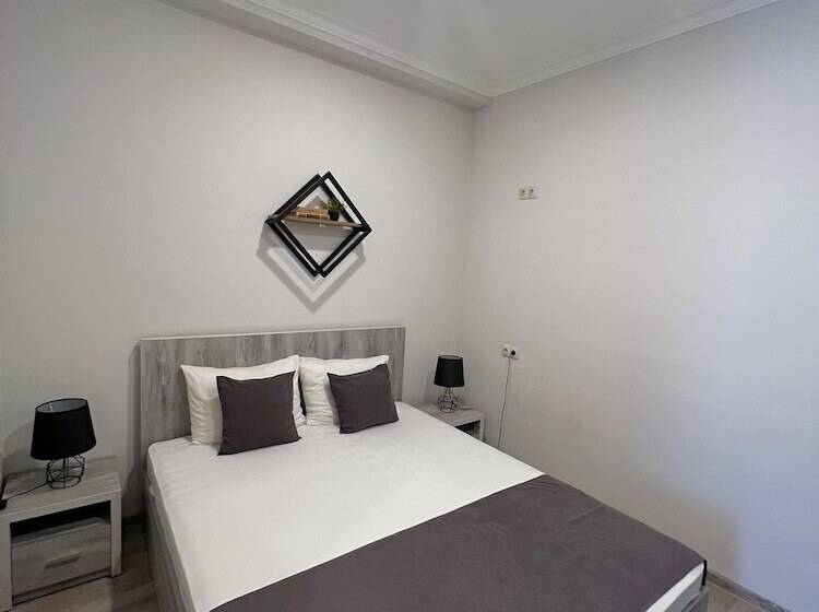 디럭스 스위트, Menua