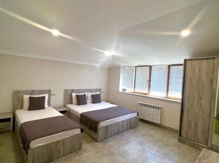 스탠다드 트리플 룸, Menua