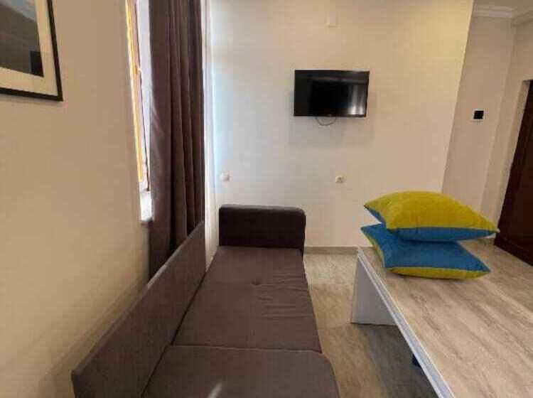 디럭스 룸, Menua