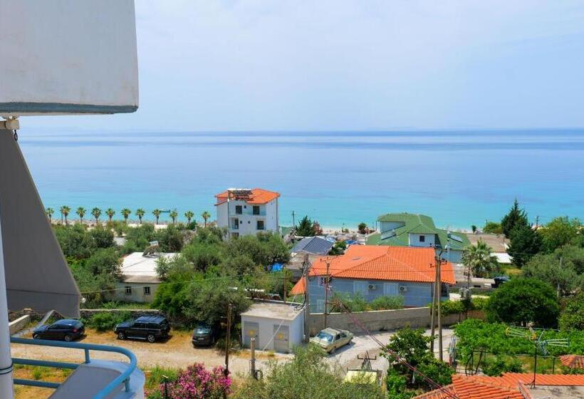 חדר סטנדרט לארבעה נוף לים, White