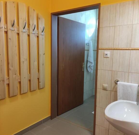 Одноместный Номер Стандарт Адаптированный для Инвалидов, Miklós Fogadó és étterem