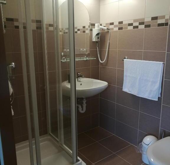 Номер Стандарт, Miklós Fogadó és étterem