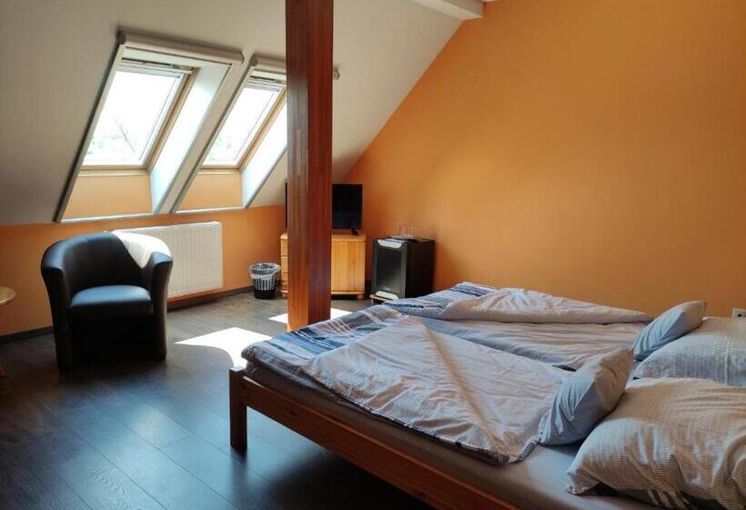 Номер Стандарт, Miklós Fogadó és étterem