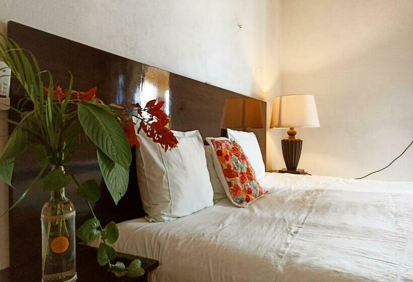 غرفة قياسية سرير كينج, Casa De Los Pájaros   B&b