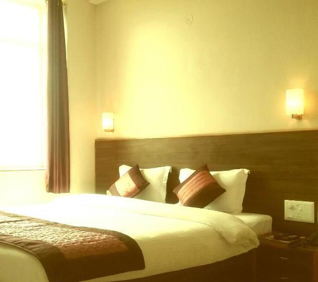 高级家庭房间, Abhilasha