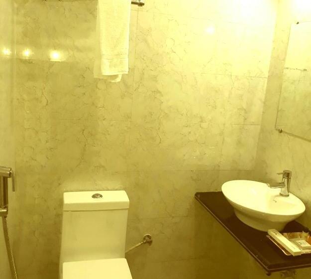 高级家庭房间, Abhilasha