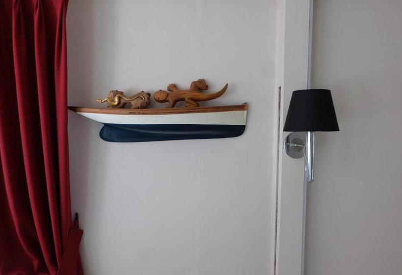 Tengerre Néző Deluxe Szoba, Villa Isabella Putri B&b