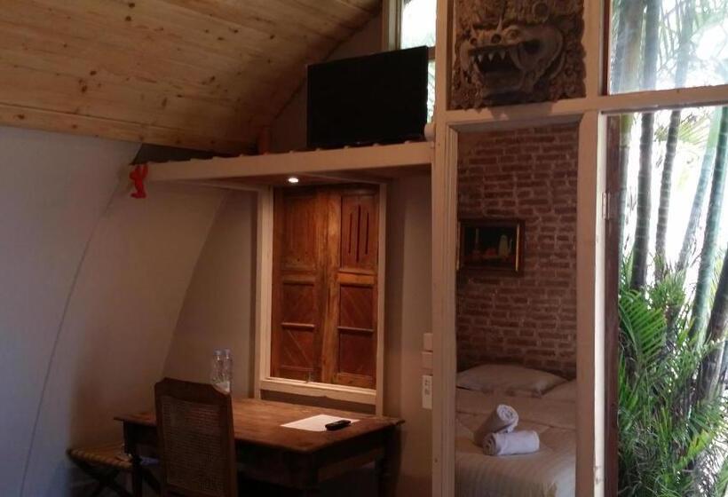 Tengerre Néző Standard Bungalow, Villa Isabella Putri B&b