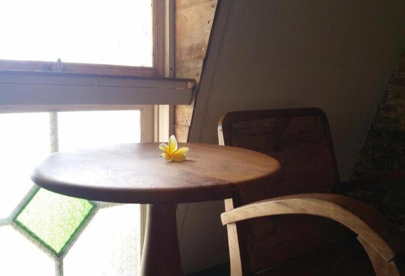 Tengerre Néző Standard Bungalow, Villa Isabella Putri B&b