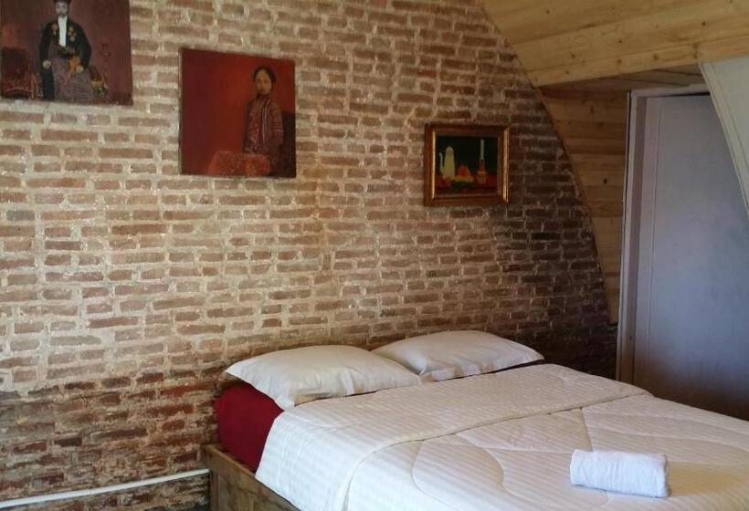 Tengerre Néző Standard Bungalow, Villa Isabella Putri B&b