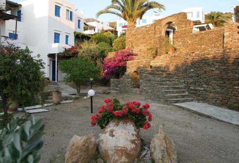 غرفة قياسية ثلاثية مطلة علي الحديقة, Alexandros Hotel