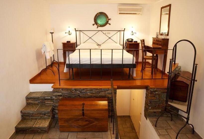 园景标准四人间, Alexandros Hotel