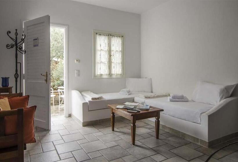 غرفة قياسية رباعية مطلة على الحديقة, Alexandros Hotel