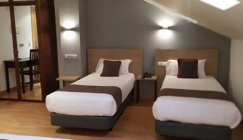 スタンダード4人部屋, Hospedium Hotel Vittoria Colonna