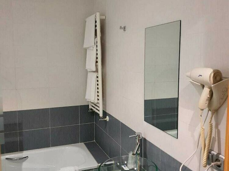 חדר סטנדרט לשלושה, Hospedium Hotel Vittoria Colonna