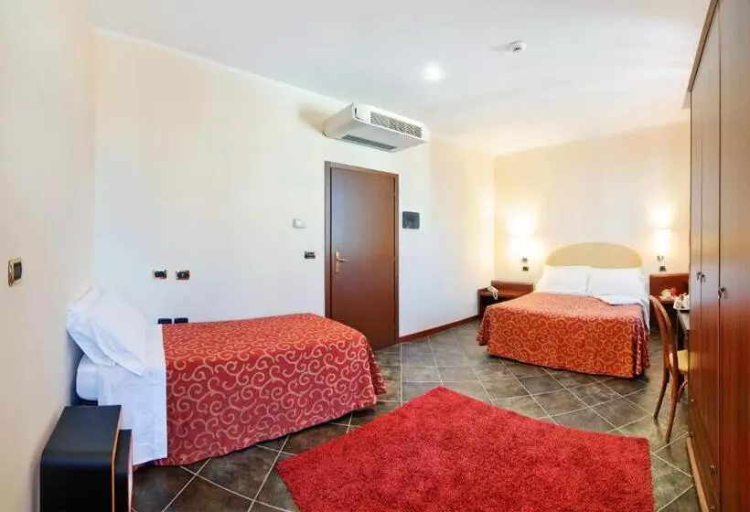 اتاق استاندارد سه نفره, Antico Albergo Madonna