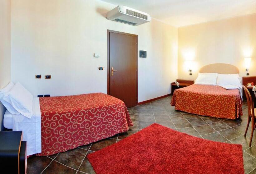 스탠다드 트리플 룸, Antico Albergo Madonna