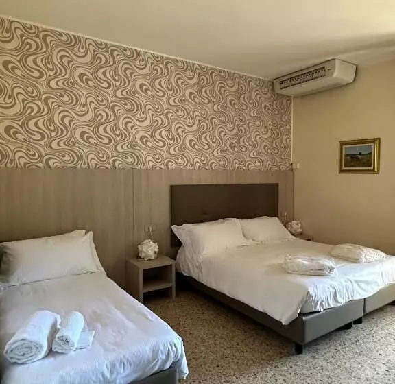 اتاق استاندارد سه نفره, Atlantico
