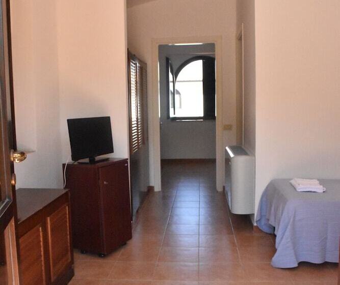 家庭间, Baia Della Rocchetta