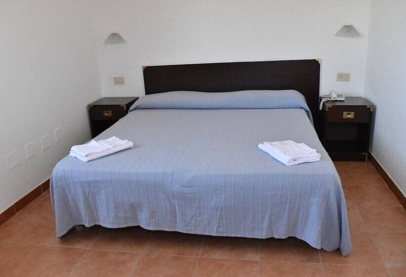 家庭间, Baia Della Rocchetta