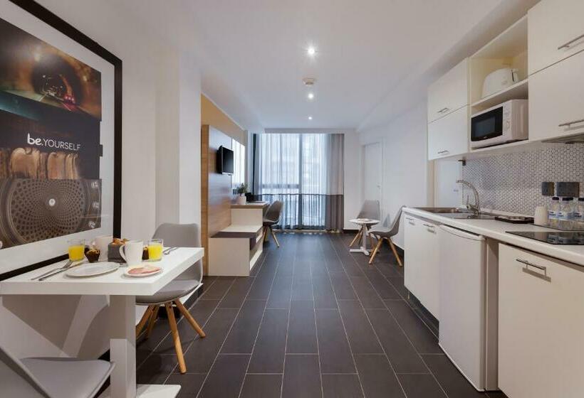 اتاق خانوادگی, Be