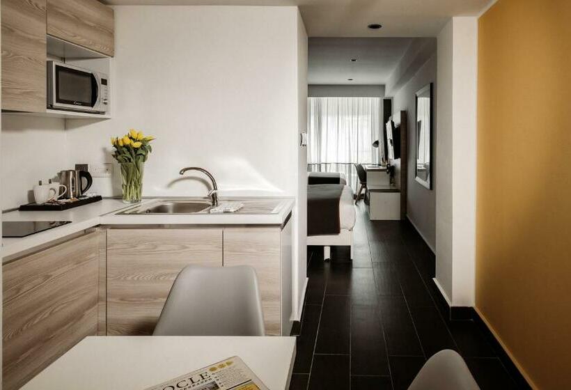 اتاق خانوادگی, Be