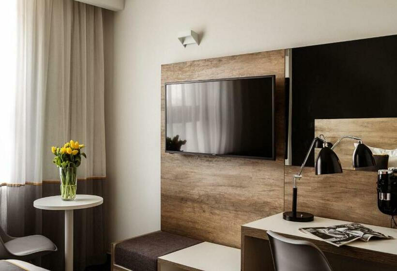 اتاق خانوادگی, Be