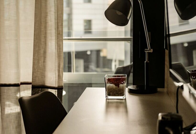 اتاق خانوادگی, Be