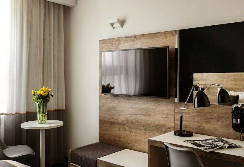 اتاق خانوادگی, Be