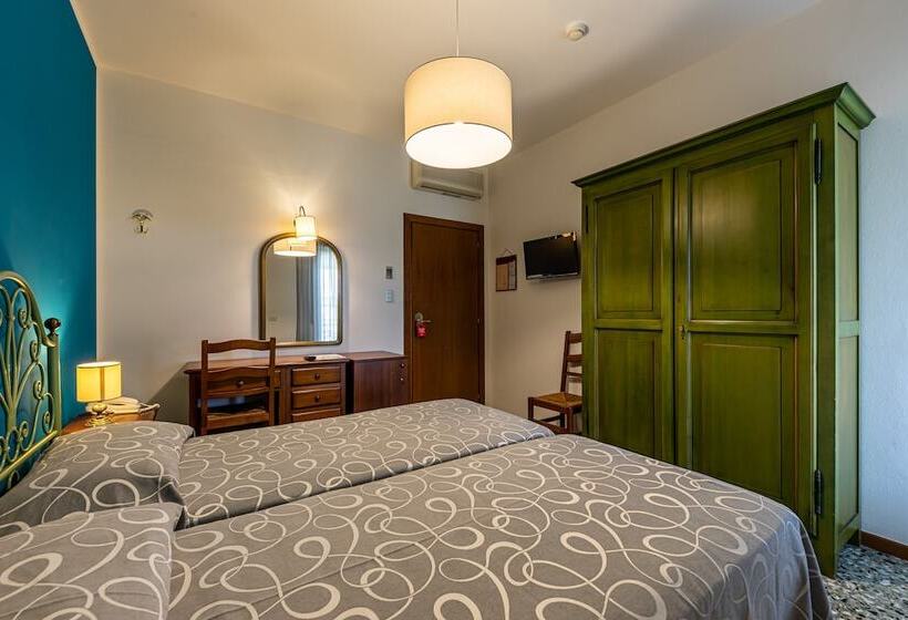 标准间, Bisesti S