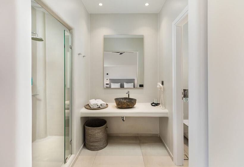 スーペリアールーム, Corfos