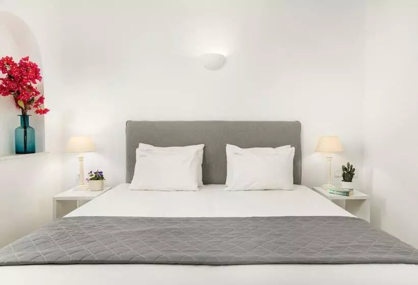 اتاق کلاسیک با چشم‌انداز دریا, Corfos