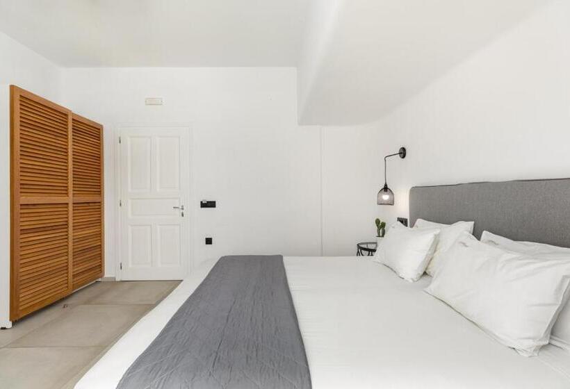 スーペリアールーム, Corfos