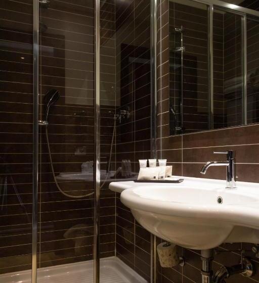 اتاق کلاسیک سه تخته, G Hotel Ancona