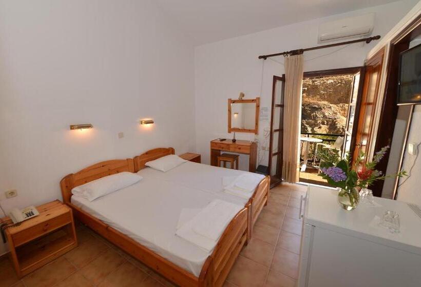 اتاق استاندارد با چشمانداز کوهستان, Ikaros Star