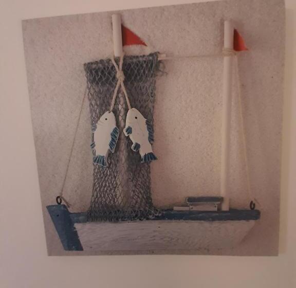 标准单人间, Kiss