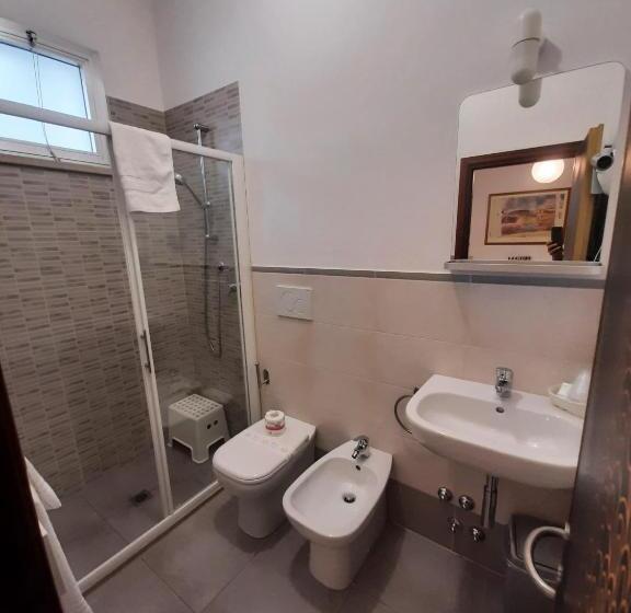 标准三人间, Kiss