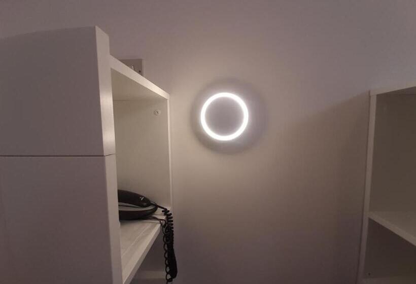 标准三人间, Kiss