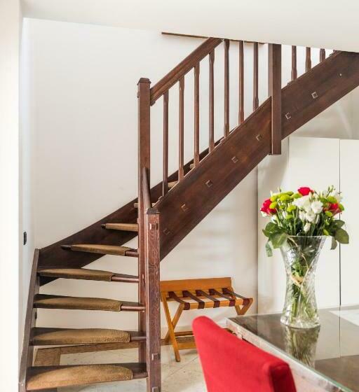 سوییت سوپریور, Leon D´oro