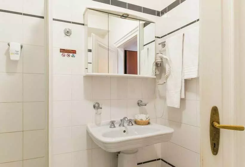 اتاق سوپریور, Leon D´oro