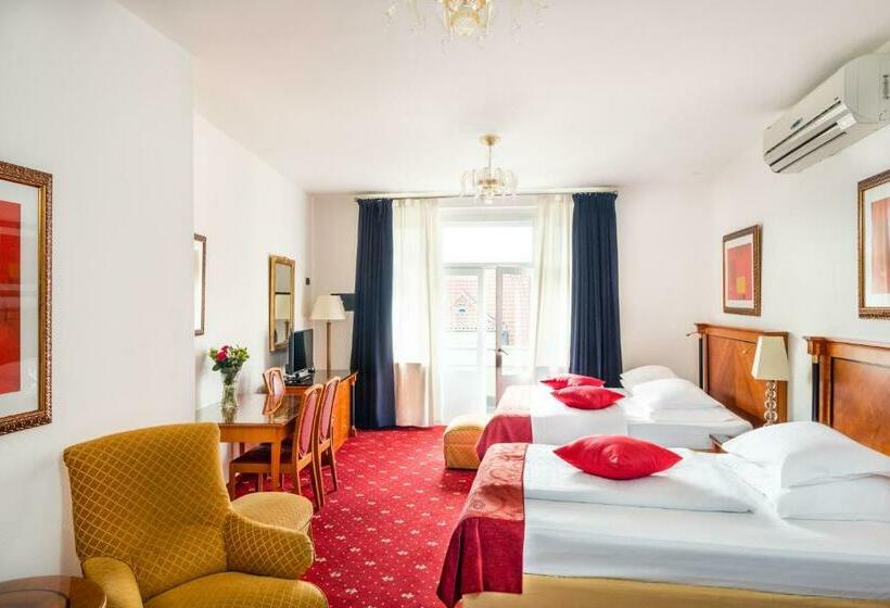 اتاق استاندارد چهار تخته, Leon D´oro