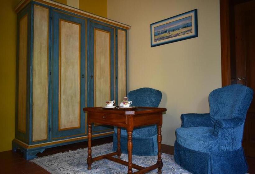 带露台的套间, Resort Locanda San Verolo Boutique