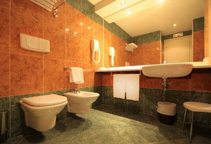 Номер Стандарт Трехместный, Major