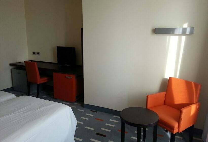 Номер Стандарт Трехместный, Major