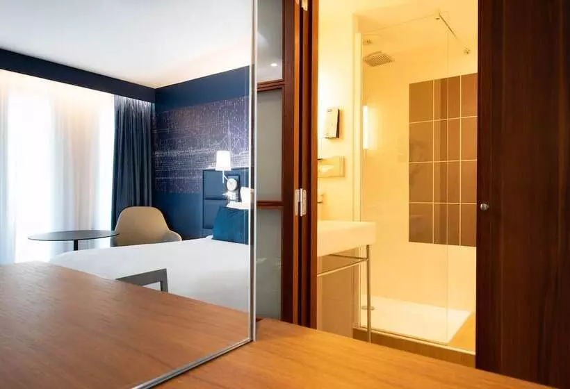 اتاق استاندارد با تراس, Mercure Toulon La Seynesurmer