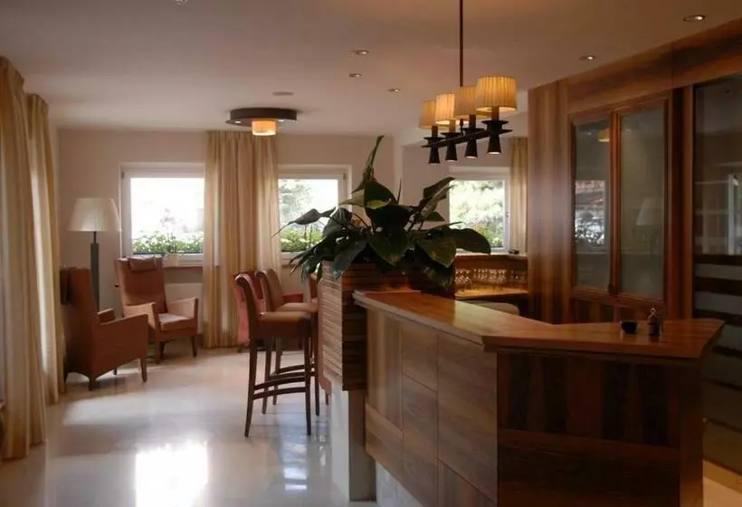 Standard Kolmen Hengen Huone, Mondschein