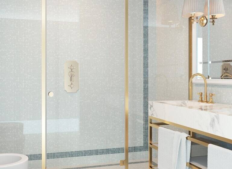 سوئیت جونیور با چشم‌انداز, Palazzo Giovanelli E Gran Canal