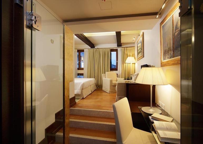 مشاهده کانال اتاق دلوکس, Palazzo Giovanelli E Gran Canal